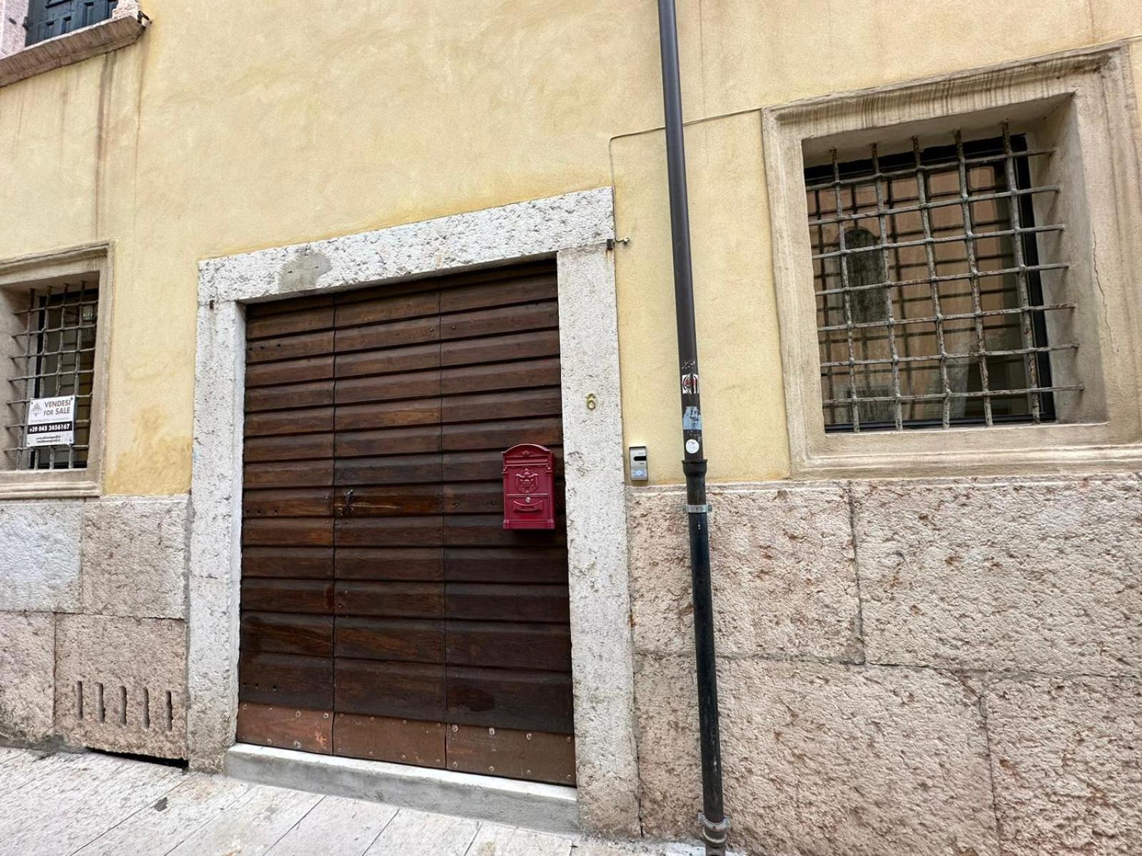 Al Campanile Apartment Verona Exterior foto